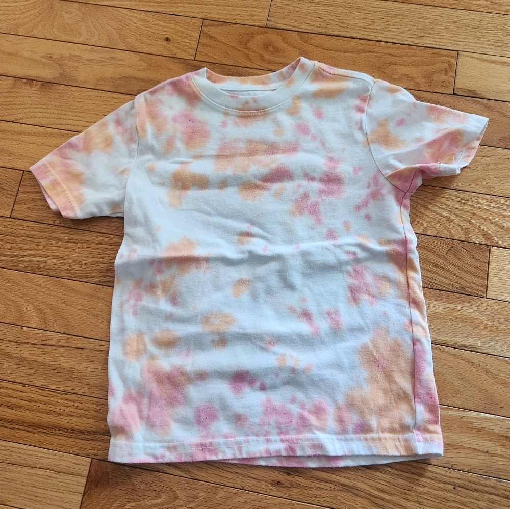 Girl's home made tye dye shirt